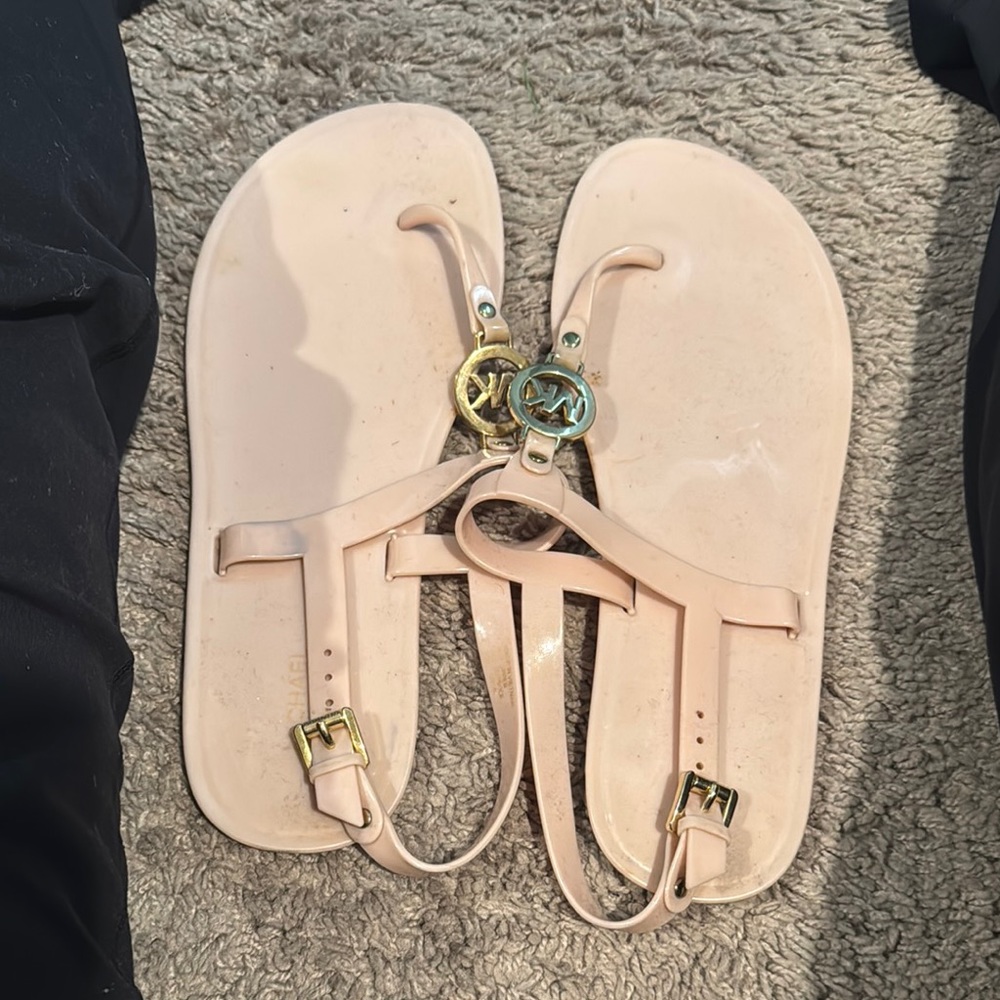 MICHAEL Michael Kors Cream Sandals with Elegant Design